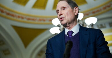 Senator stalls 3 ‘unfit’ officer promotions in retort to Hegseth