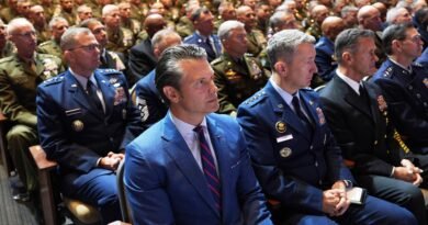 Pentagon chief set to announce additional cuts in senior officer positions