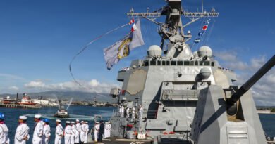 First elements of USS Abraham Lincoln strike group return home